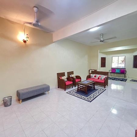Ahza My Homestay Kemaman Chukai Exterior photo