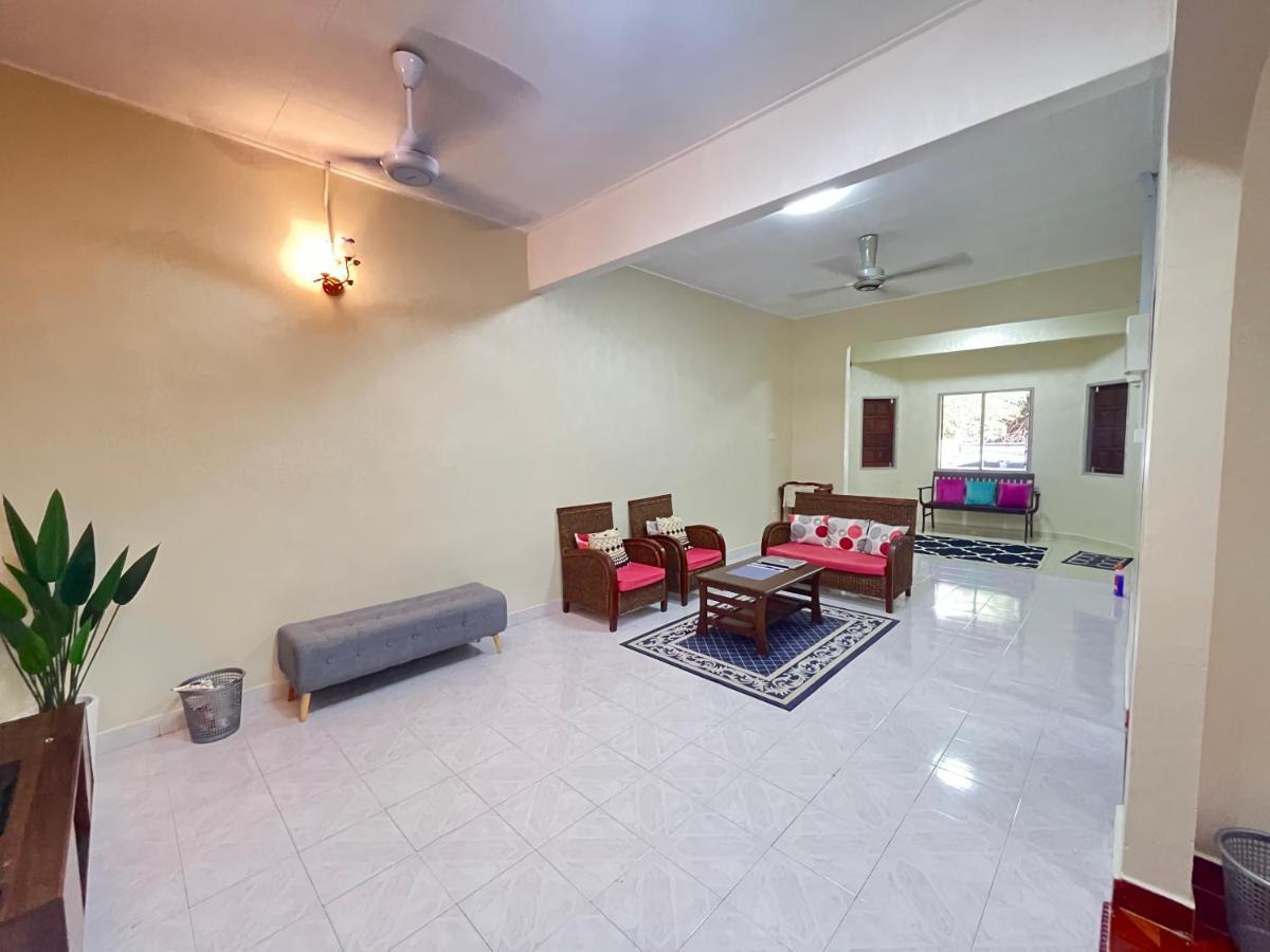 Ahza My Homestay Kemaman Chukai Exterior photo